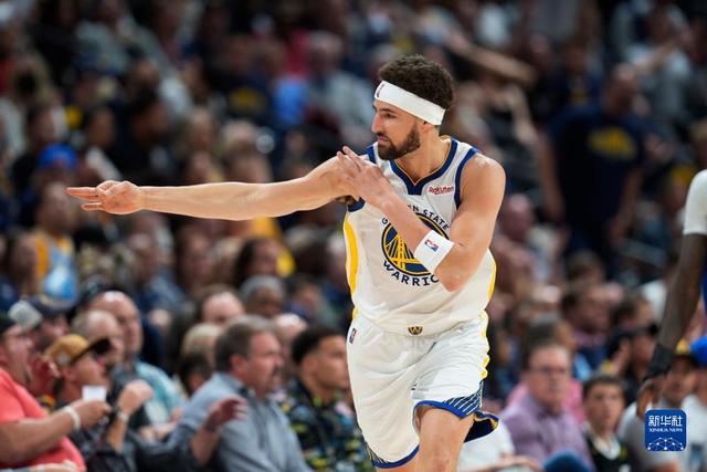 布克34分太阳力克爵士 康宁汉姆三双活塞擒龙